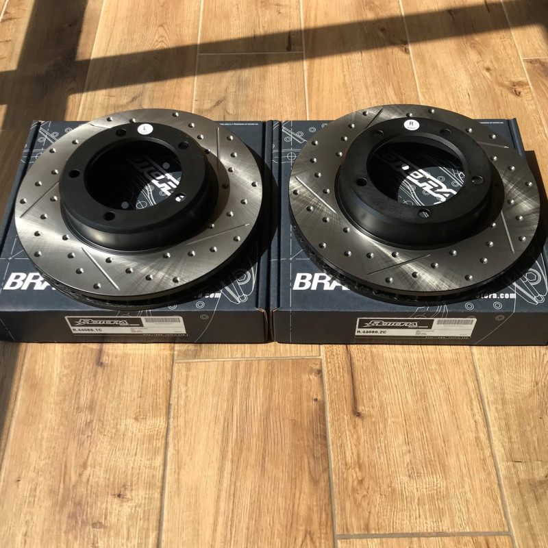 Диск гальмівний передній правий Rotora Toyota LC100 / LX470 312/32/71/115 R. 44086.2 C